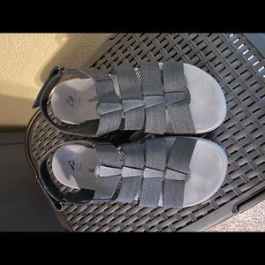 Clarks Cloudstepper sandal. Aria Shaylie. 8. Black.